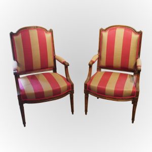 Paire de fauteuils à dossier plat d'époque Louis XVI