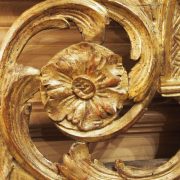 Glace d'époque Louis XVI en bois sculpté et doré