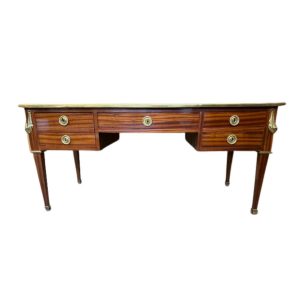 Bureau-plat-epoque-Louis-XVI-estampille-SAUNIER (1)