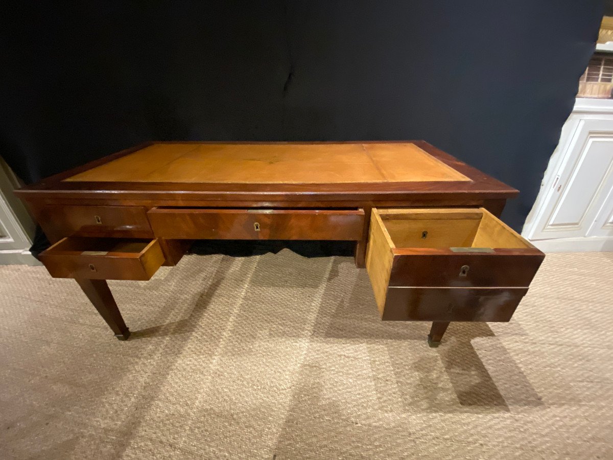 Bureau plat à double faces en acajou d’époque Directoire – Image 3