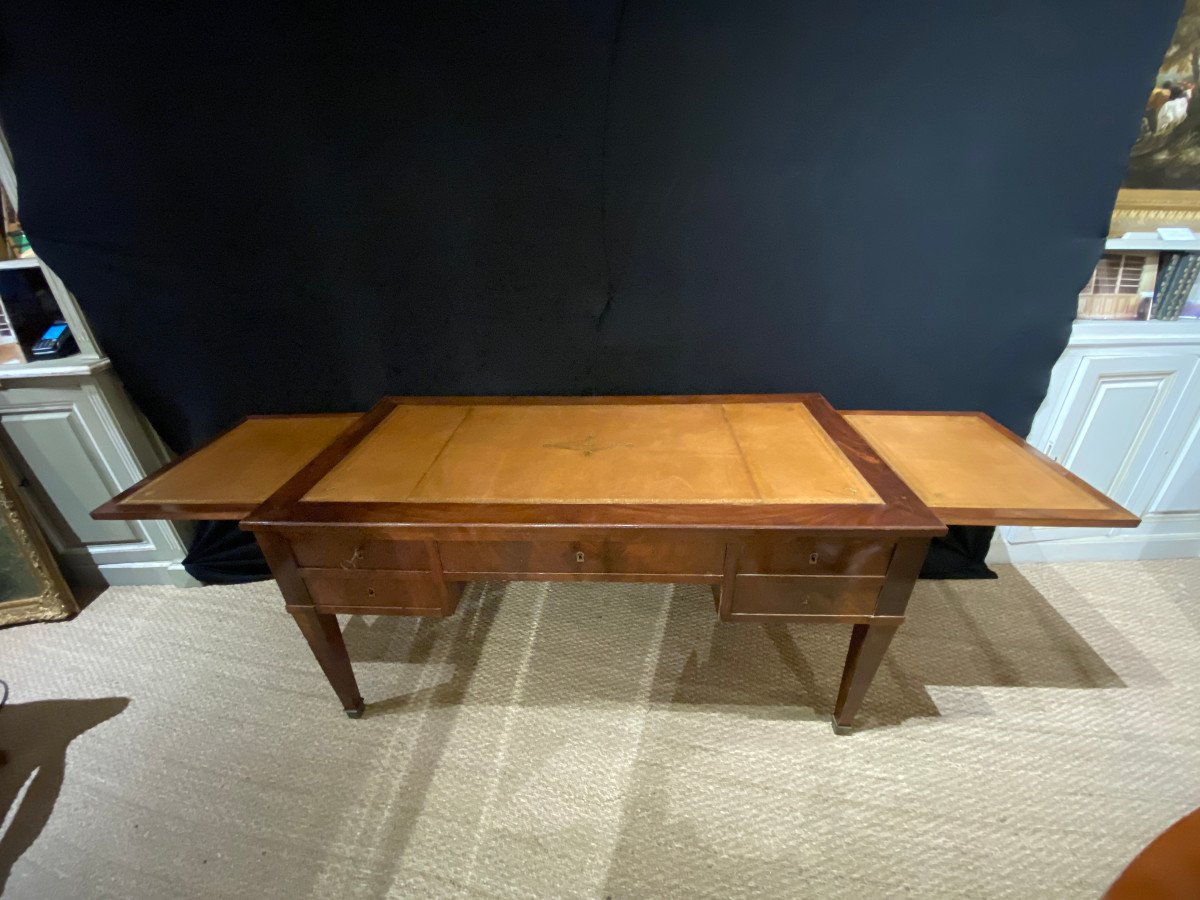 Bureau plat à double faces en acajou d’époque Directoire – Image 4