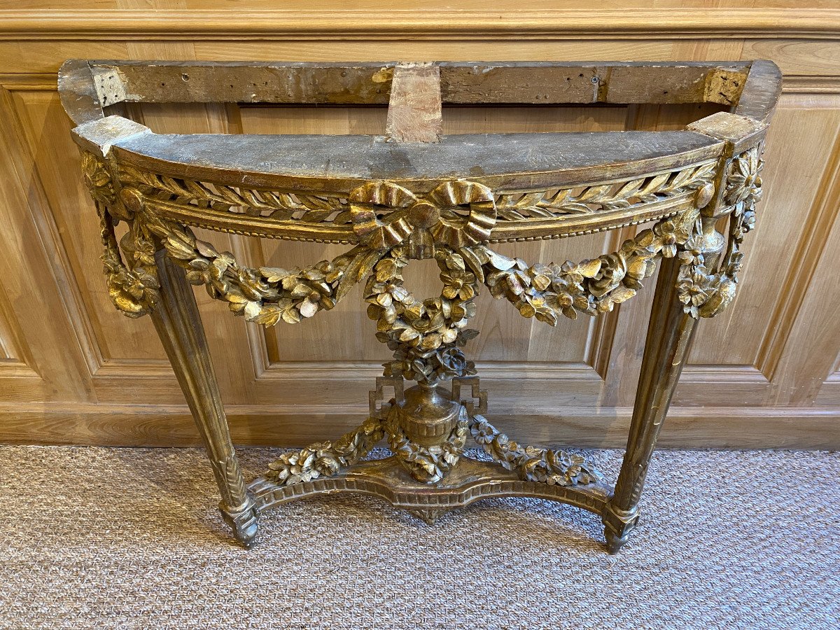 Console d’époque Louis XVI en bois sculptée et doré de forme demie lune – Image 4