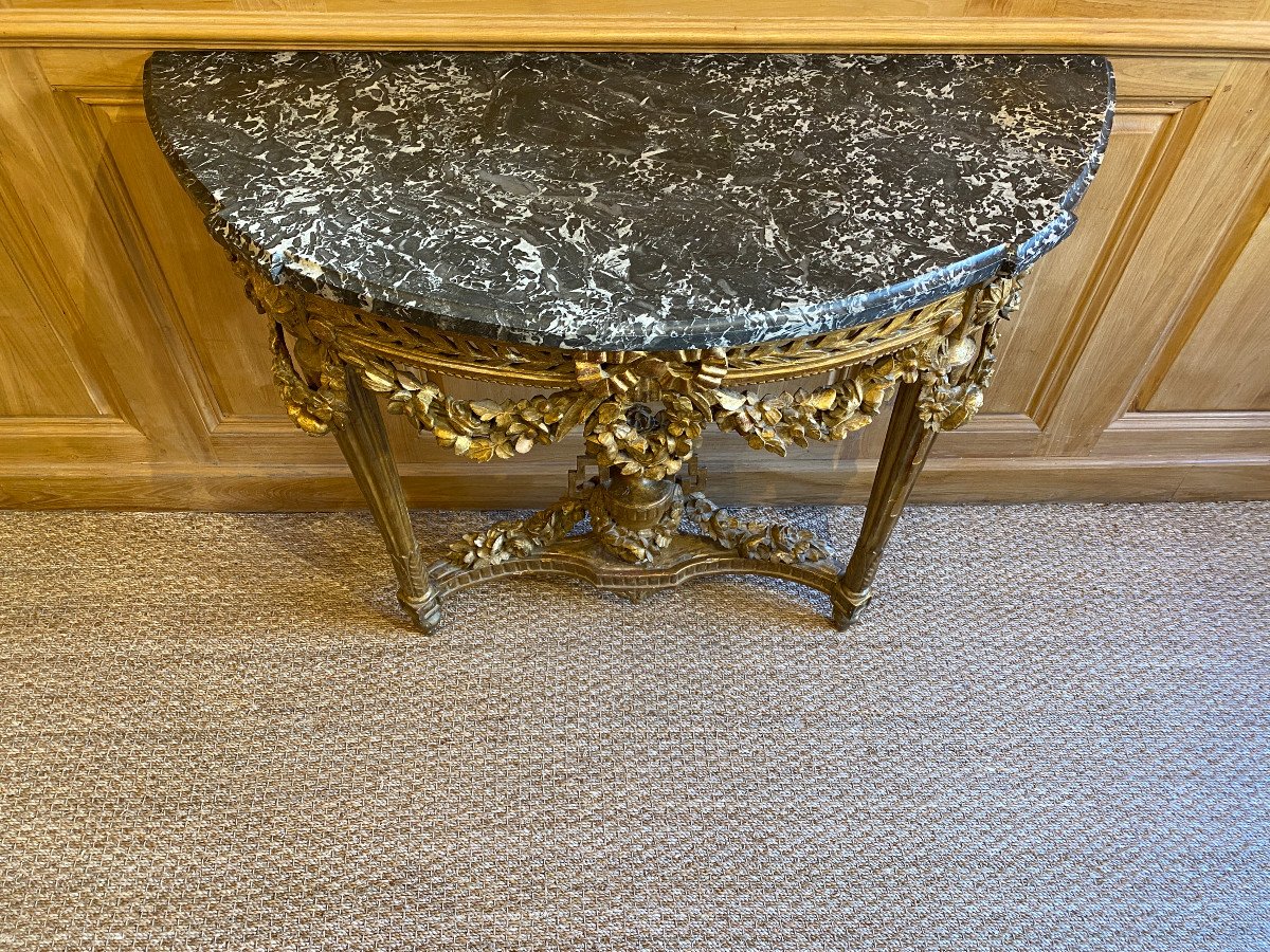 Console d’époque Louis XVI en bois sculptée et doré de forme demie lune – Image 5