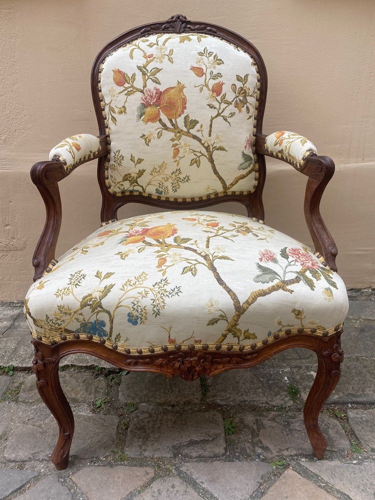Ravissante suite de six fauteuils à dossier plat d’époque Louis XV en bois naturel – Image 3