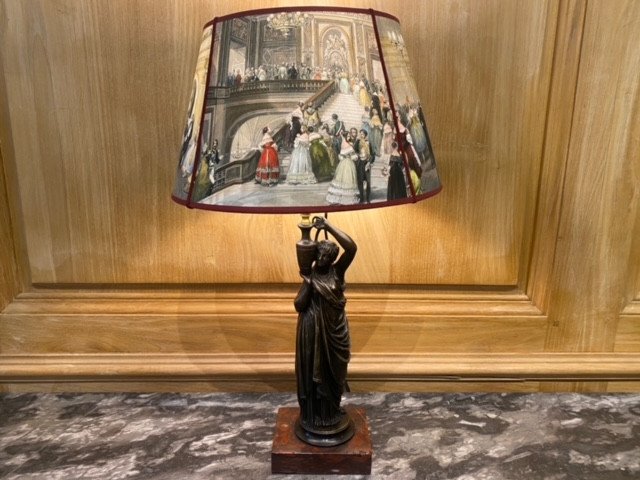 Lampe représentant une Femme au drapé à l’antique, signée C. H. Ferrat (1830-1882) – Image 6