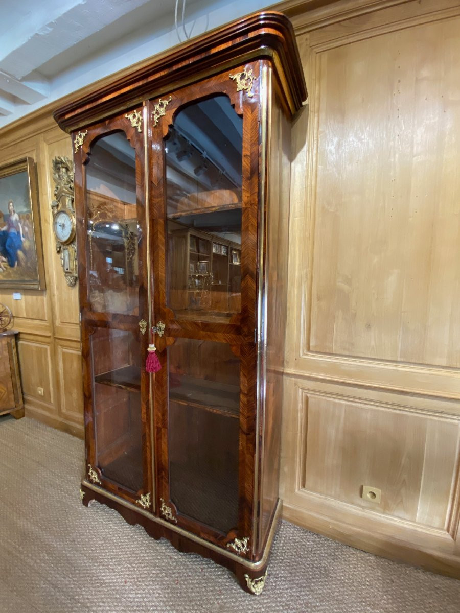 Élégante bibliothèque d’epoque Régence en palissandre de Rio – Image 3