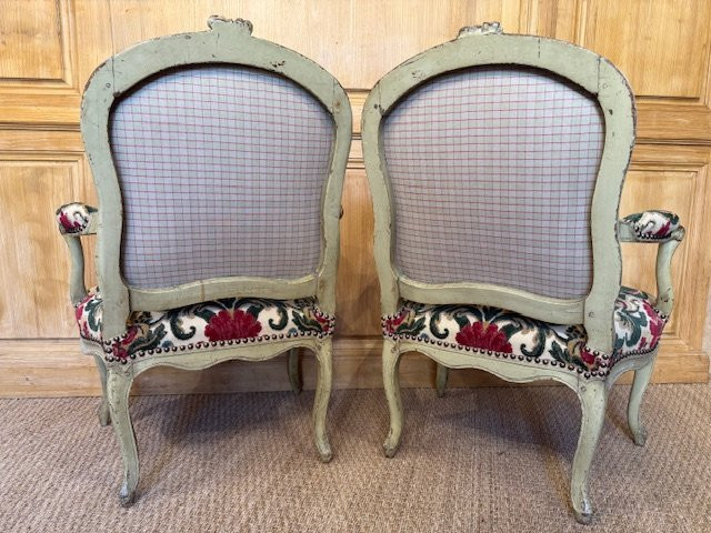 Paire de fauteuils d’époque Louis XV estampillés Burgat – Image 3