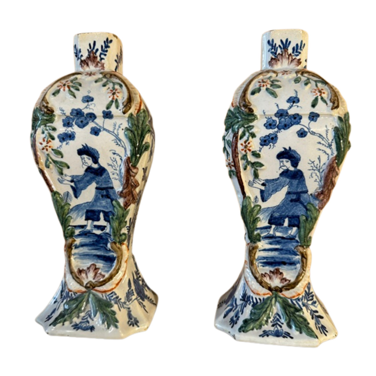 Vase En Faïence Fine, Angleterre. Fin XIXe