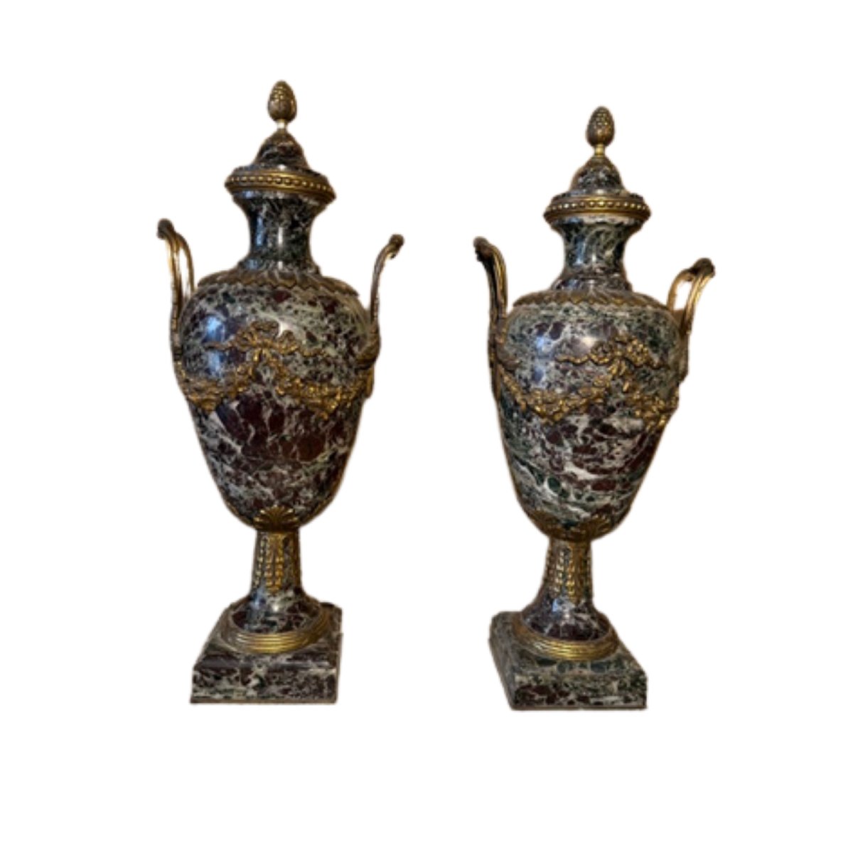 Paire d’urnes en marbre vert de mer et bronze patiné de style Louis XVI