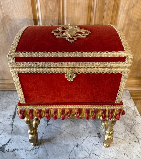 Piètement en bois tourné et doré d’époque XVIII eme et son coffre postérieur de voyage amovible – Image 3