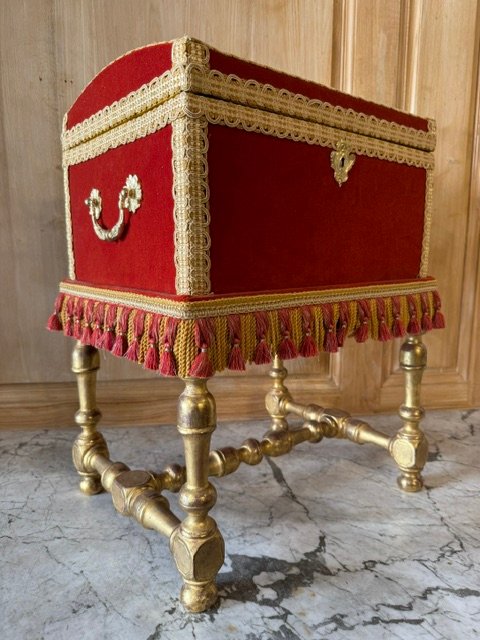 Piètement en bois tourné et doré d’époque XVIII eme et son coffre postérieur de voyage amovible – Image 4