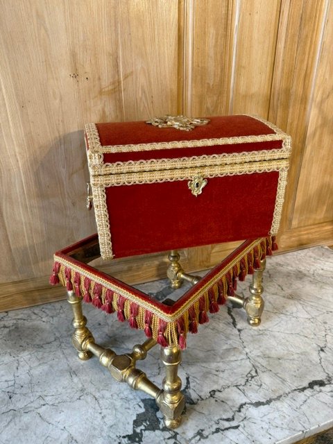 Piètement en bois tourné et doré d’époque XVIII eme et son coffre postérieur de voyage amovible – Image 5