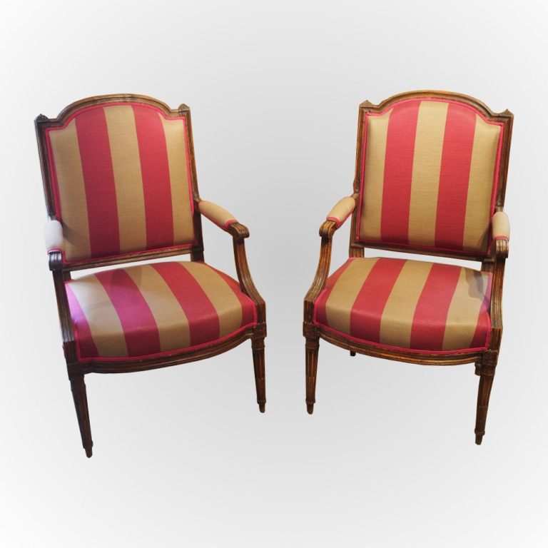 Paire de fauteuils à dossier plat d’époque Louis XVI