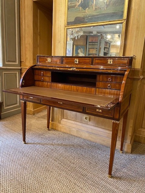 Bureau à cylindre entièrement marqueté à toutes faces d’époque Louis XVI – Image 3