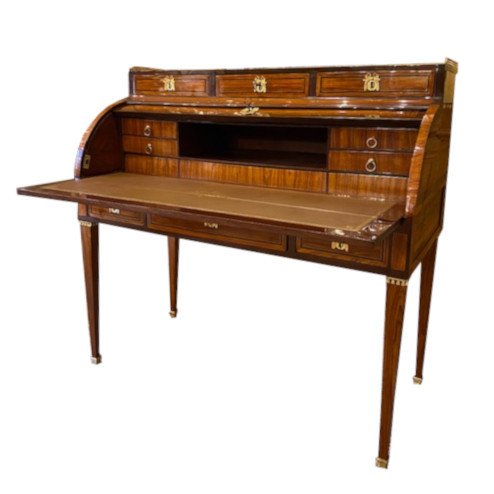 Bureau à cylindre entièrement marqueté à toutes faces d’époque Louis XVI