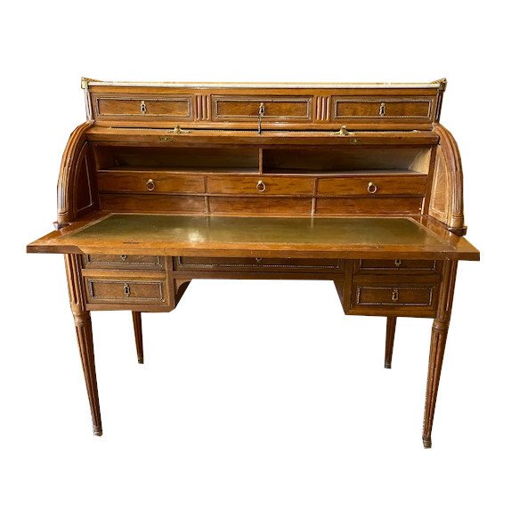 Bureau à cylindre d’époque Louis XVI , estampillé Jean Caumont